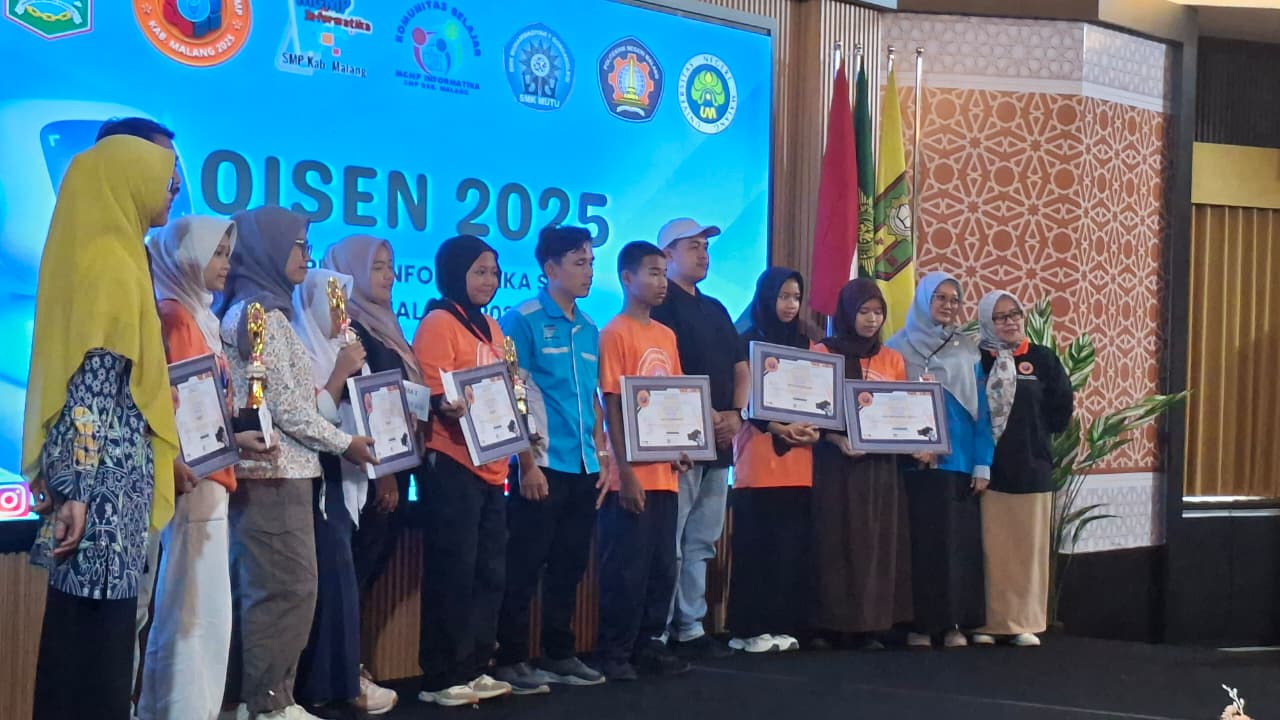 “Meledak Prestasi! Vlog Edukatif SMPN 3 Kepanjen Raih Best Educational Impact di OISEN 2025!”